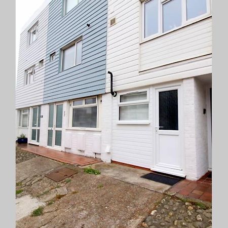 Pebbles Apartment By Air Premier Seaford Kültér fotó