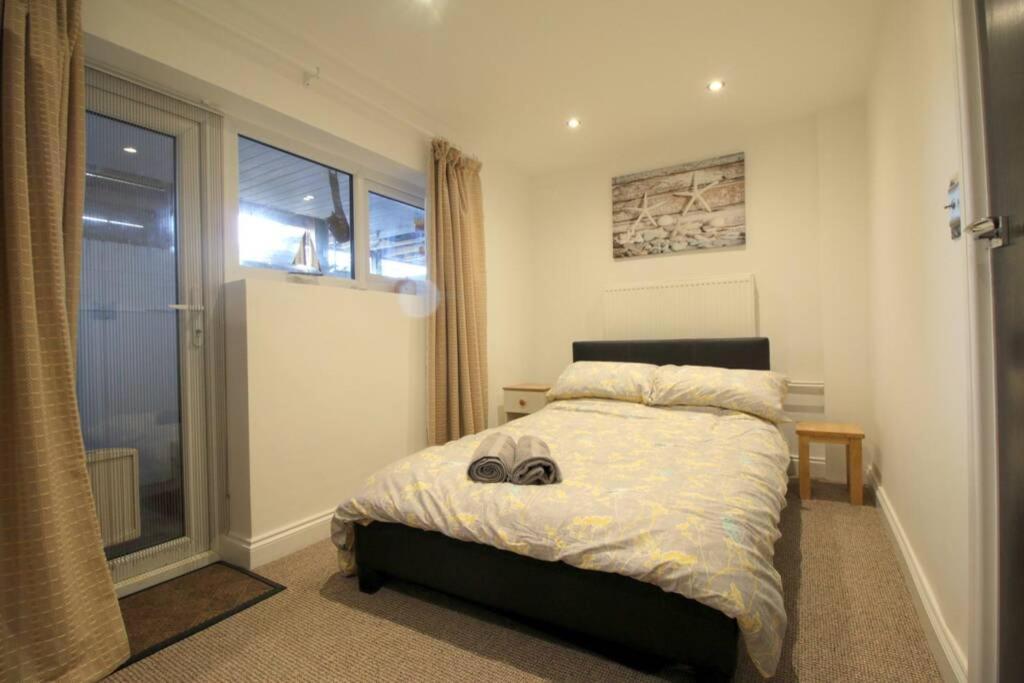 Pebbles Apartment By Air Premier Seaford Kültér fotó