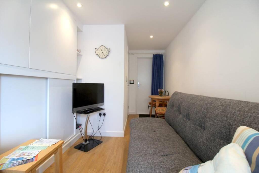 Pebbles Apartment By Air Premier Seaford Kültér fotó